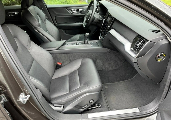 Volvo V60 cena 75900 przebieg: 233900, rok produkcji 2019 z Działdowo małe 466